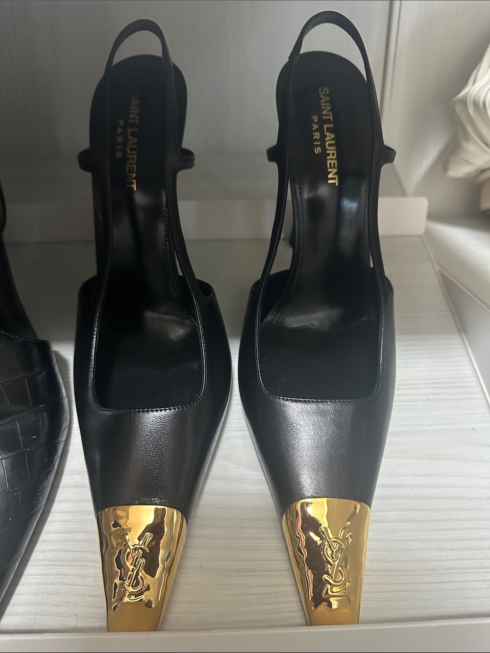 Saint Laurent Jeanne gold tip pumps